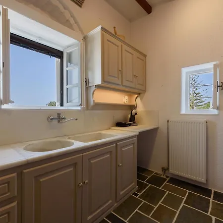 Petra-sunset House Near Parikia For Up To 4 Guests * Parikia (Paros)